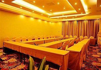 Nanchang Huayu New World Hotel Экстерьер фото